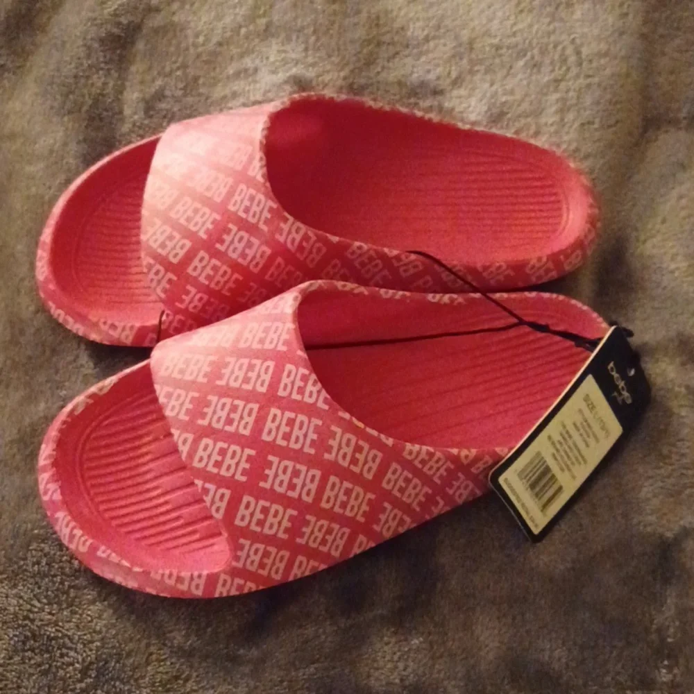 NWT BEBE GIRLS PINK SLIDES SIZE 13/1